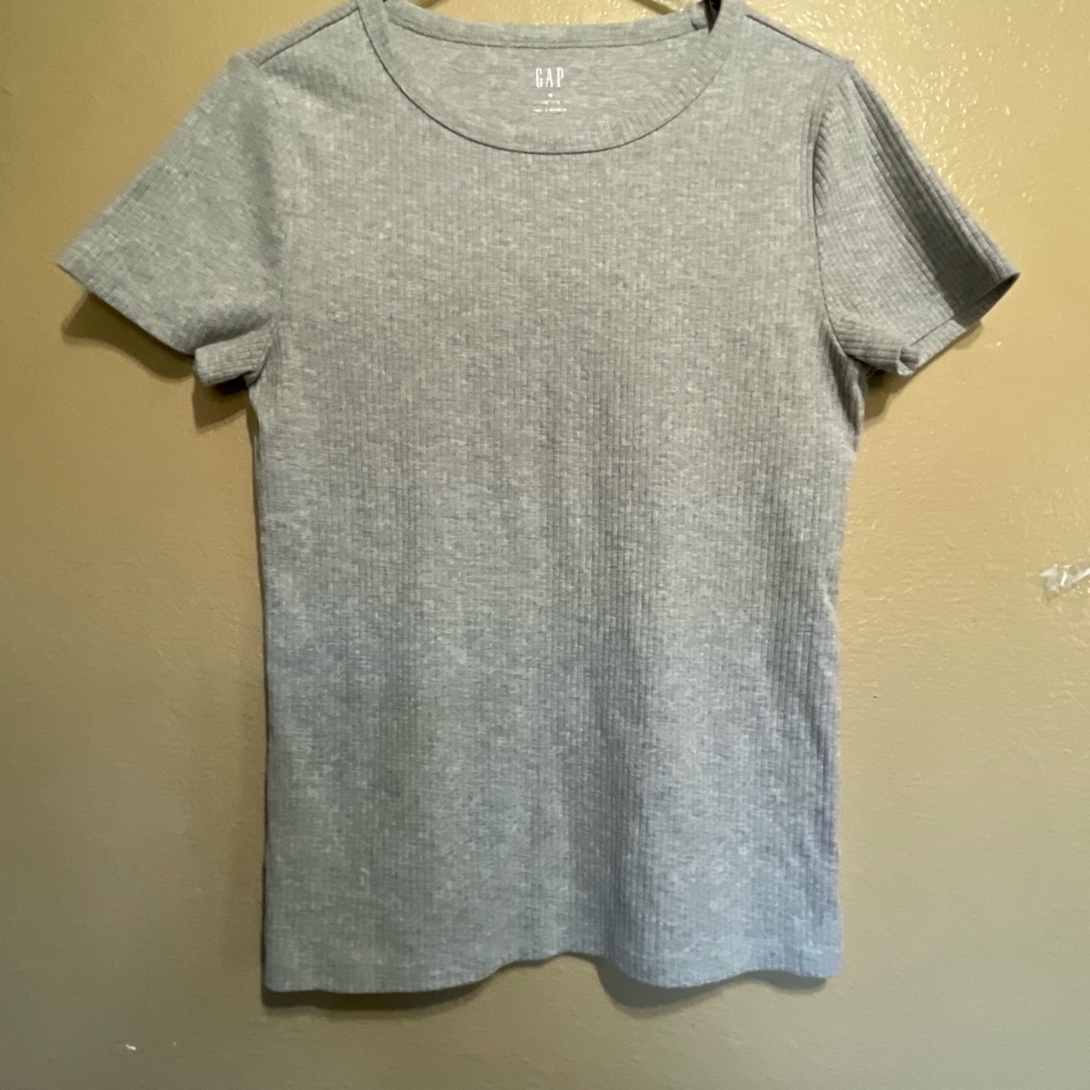 GAP Women's Short Sleeve Gray Tee